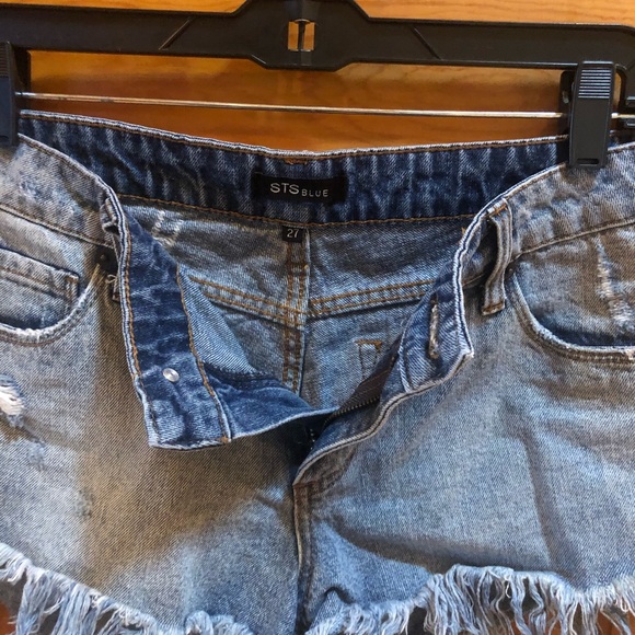 Jean midrise shorts size 27/4. - Picture 2 of 3